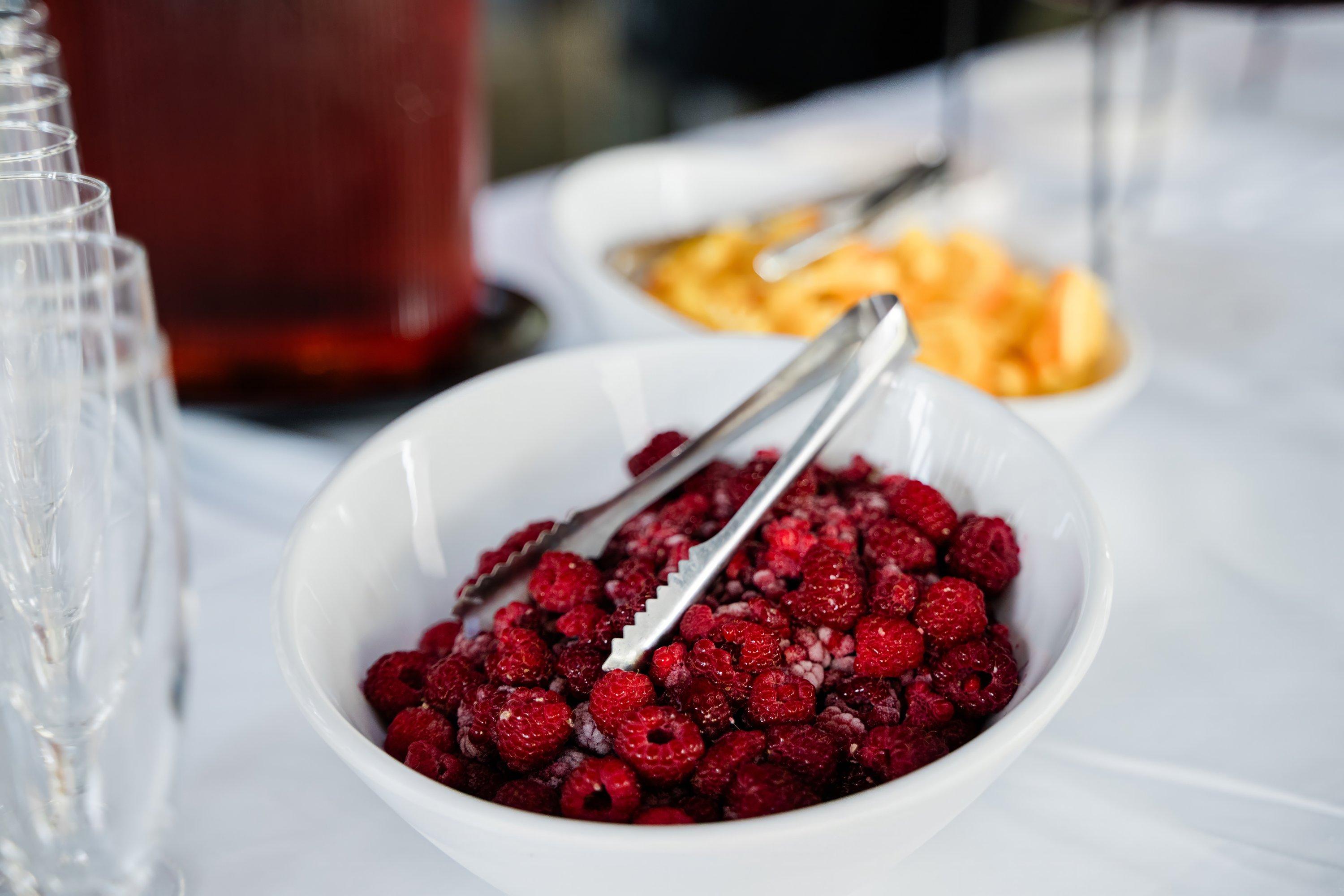 Framboises au buffet du vin d'honneur