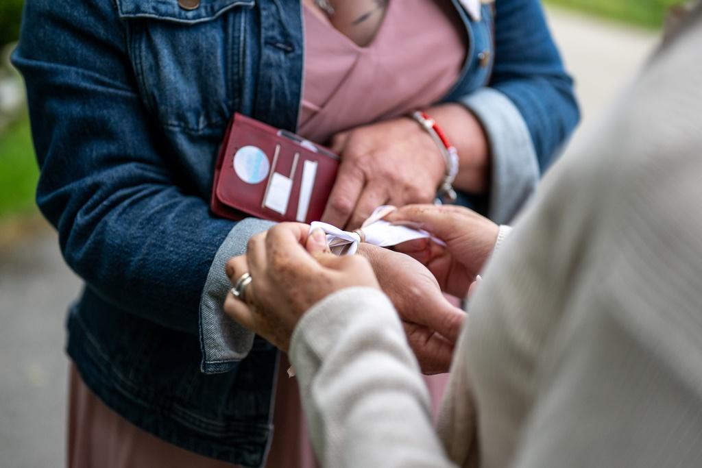 Nœud bracelet mariage témoin – photo retouchée